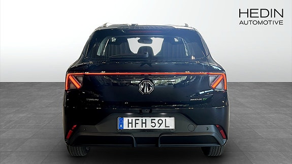 MG MG4 EV Urban 7 of 12