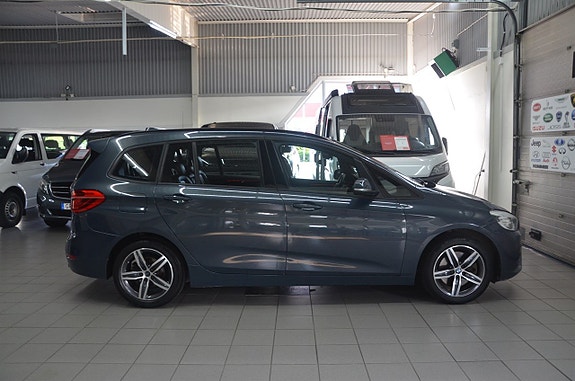 BMW 220d 2 of 22