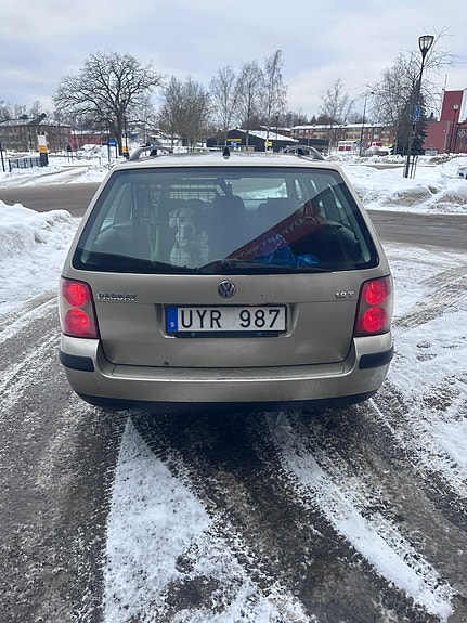Volkswagen Passat 2 of 5