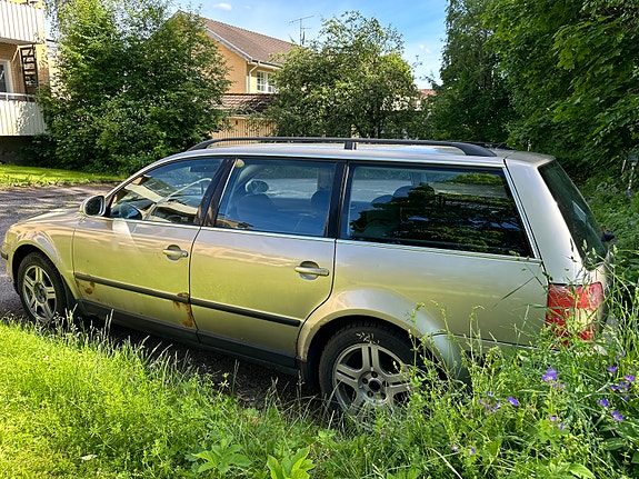 Volkswagen Passat 4 of 5