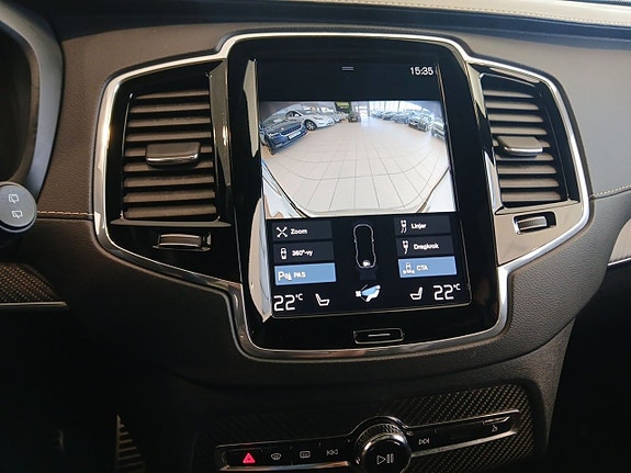 Volvo XC90 19 of 24