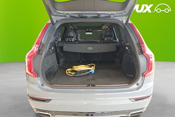 Volvo XC90 16 of 24