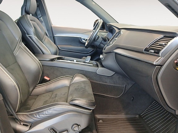 Volvo XC90 15 of 24