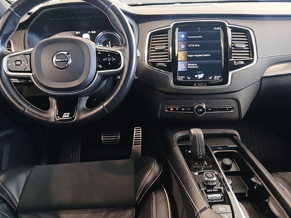 Volvo XC90 10 of 24