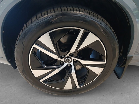 Volvo XC90 8 of 24