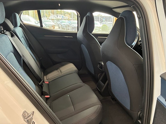 Volvo EX30 6 of 9
