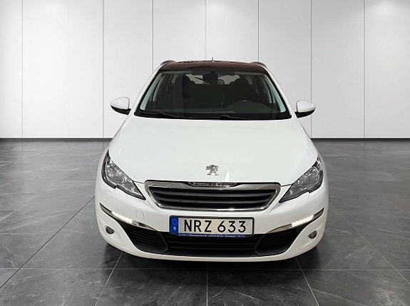 Peugeot 308 SW 2 of 7