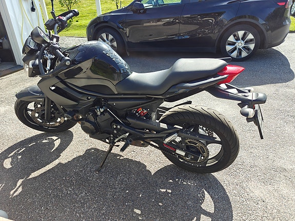 Yamaha XJ6 N 2 of 3
