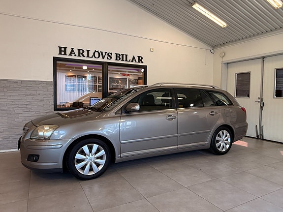 Toyota Avensis 3 of 5