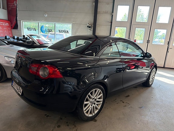 Volkswagen Eos 11 of 15
