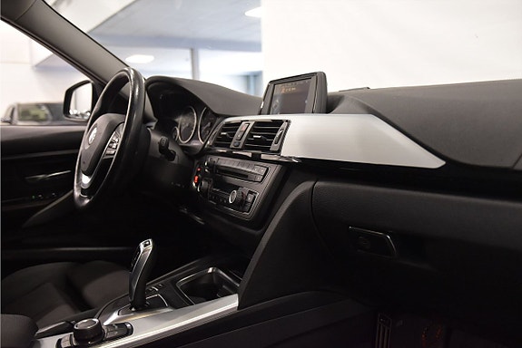 BMW 320 9 of 20