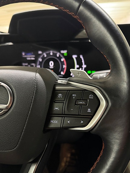 Lexus NX450h+ 21 of 24