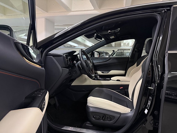 Lexus NX450h+ 12 of 24