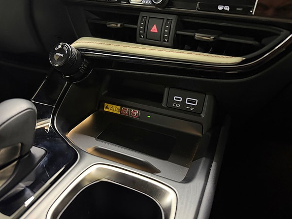 Lexus NX450h+ 18 of 24