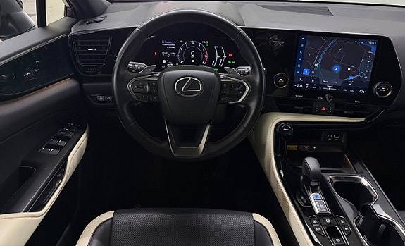 Lexus NX450h+ 9 of 24
