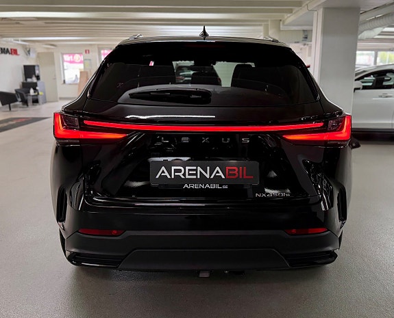 Lexus NX450h+ 4 of 5