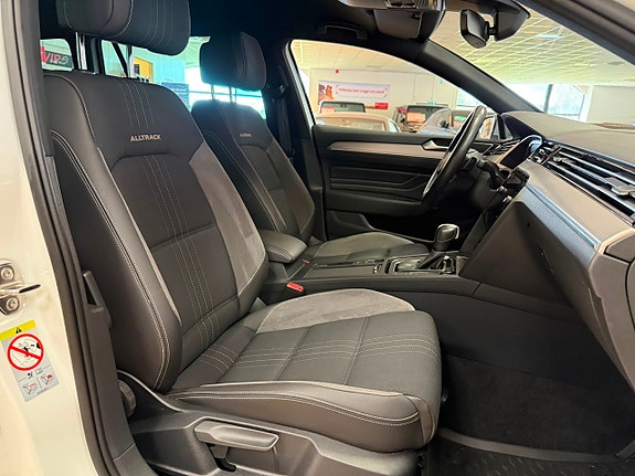 Volkswagen Passat Alltrack 19 of 26