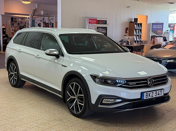 Volkswagen Passat Alltrack 9 of 26