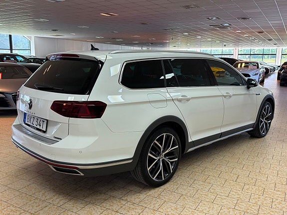 Volkswagen Passat Alltrack 7 of 26