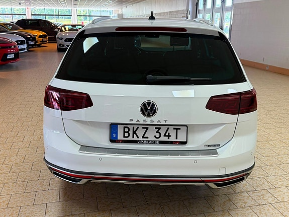 Volkswagen Passat Alltrack 6 of 26