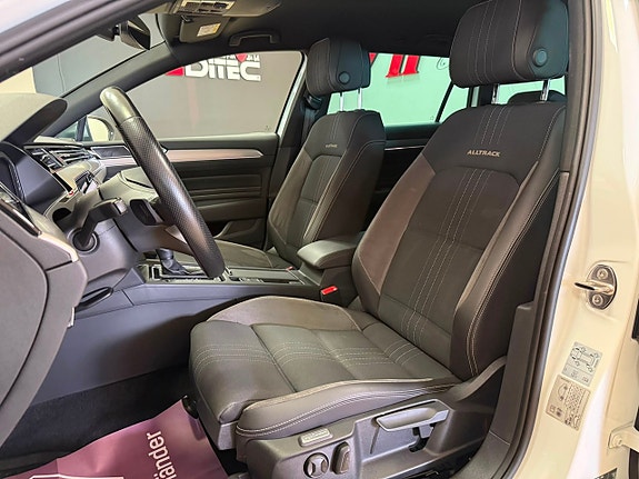 Volkswagen Passat Alltrack 14 of 26