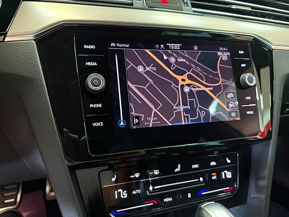 Volkswagen Passat Alltrack 24 of 26