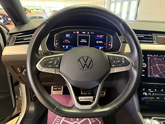 Volkswagen Passat Alltrack 20 of 26