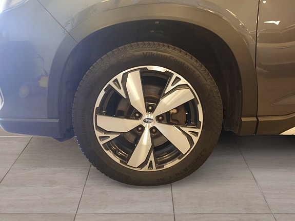 Subaru Forester 10 of 23