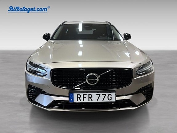 Volvo V90 2 of 5