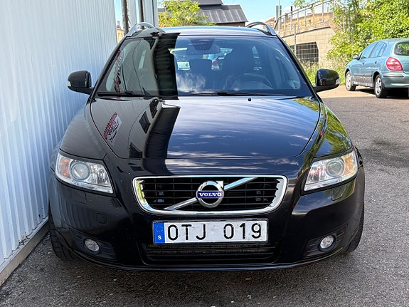 Volvo V50 3 of 15