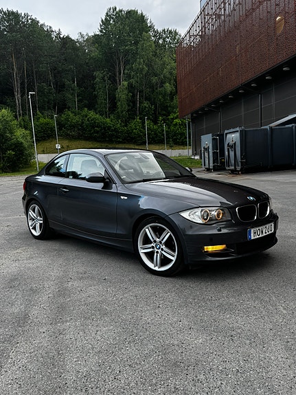 BMW 120d 4 of 5