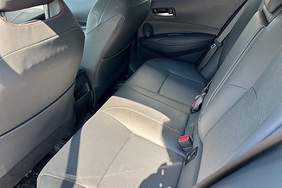 Toyota Corolla 9 of 12