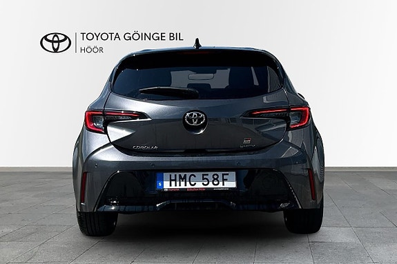 Toyota Corolla 7 of 12