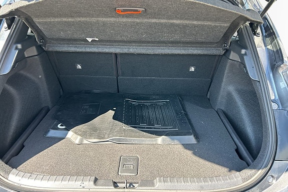 Toyota Corolla 2 of 12