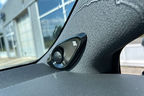 Toyota Corolla 12 of 12