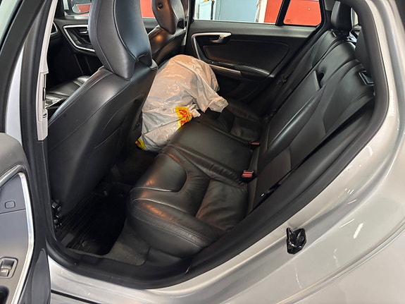 Volvo V60 6 of 7