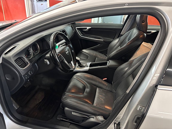 Volvo V60 5 of 5