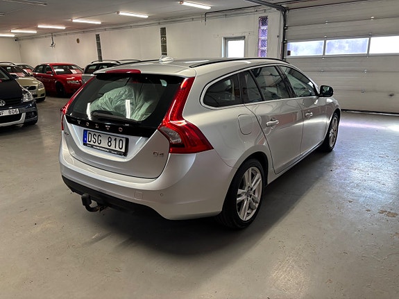 Volvo V60 3 of 5