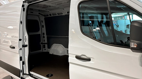 Renault Master 12 of 12