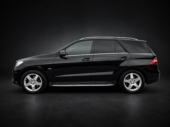 Mercedes-Benz ML350 3 of 20