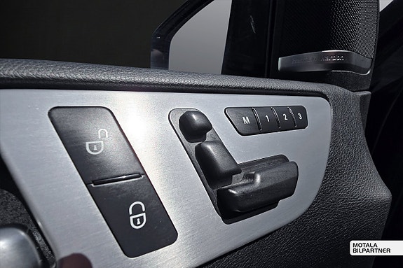 Mercedes-Benz ML350 14 of 18