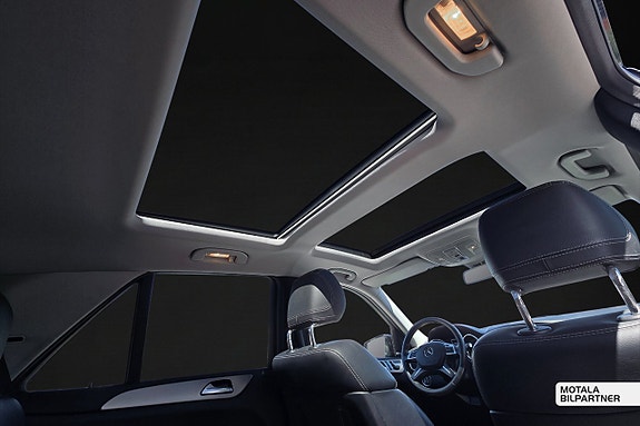 Mercedes-Benz ML350 10 of 18