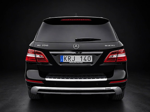 Mercedes-Benz ML350 5 of 20