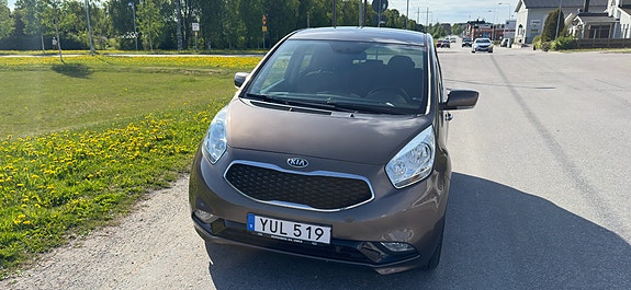 Kia Venga 2 of 9