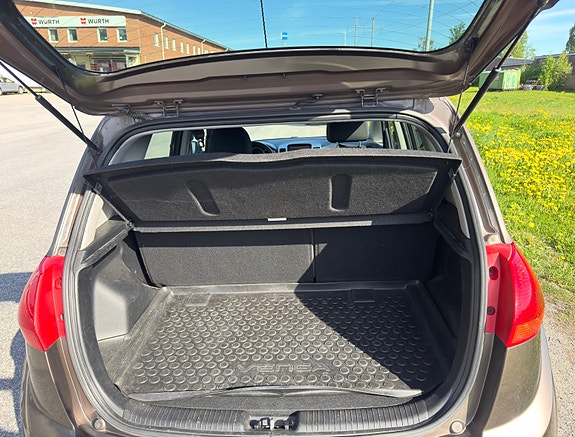 Kia Venga 5 of 9