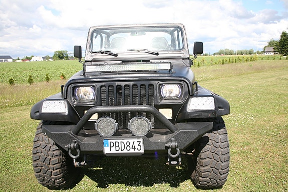 Jeep Wrangler 2 of 24