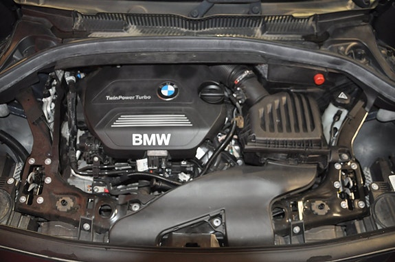 BMW 218d 18 of 22