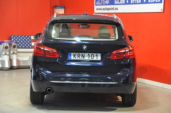 BMW 218d 5 of 5