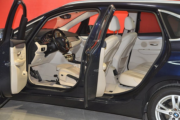 BMW 218d 11 of 22