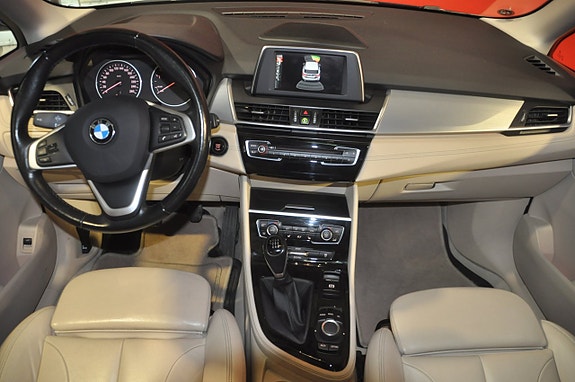 BMW 218d 6 of 22